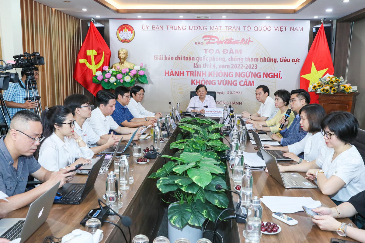 Quang cảnh buổi tọa đàm. Ảnh: Quang Vinh.