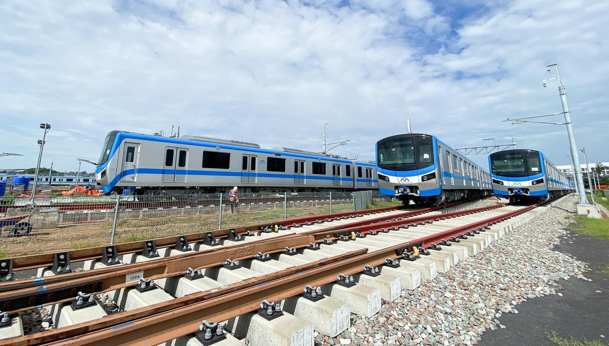 Dự án xây dựng tuyến metro số 1 chậm tiến độ vì nhiều áp lực.