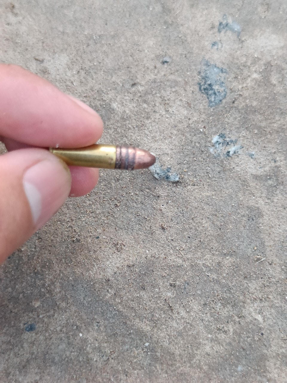 Vật giống viên đạn được cho là có liên quan đến vụ việc (Ảnh: CTV).