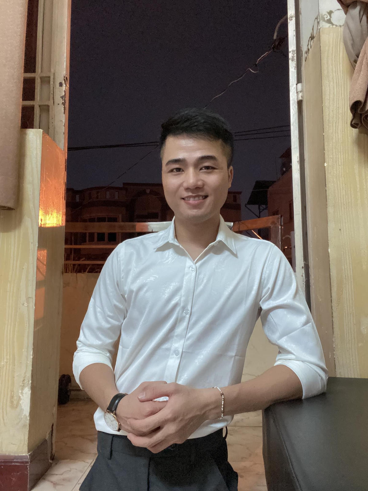 Biến cố ập đến, Khánh từng phải chiến đấu giành giật sự sống. Ảnh: FBNV. 