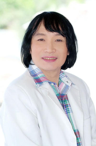 NSƯT Minh Vương chọn sống bình thản, tích cực ca hát sau khi trải qua nhiều thăng trầm, bạo bệnh.
