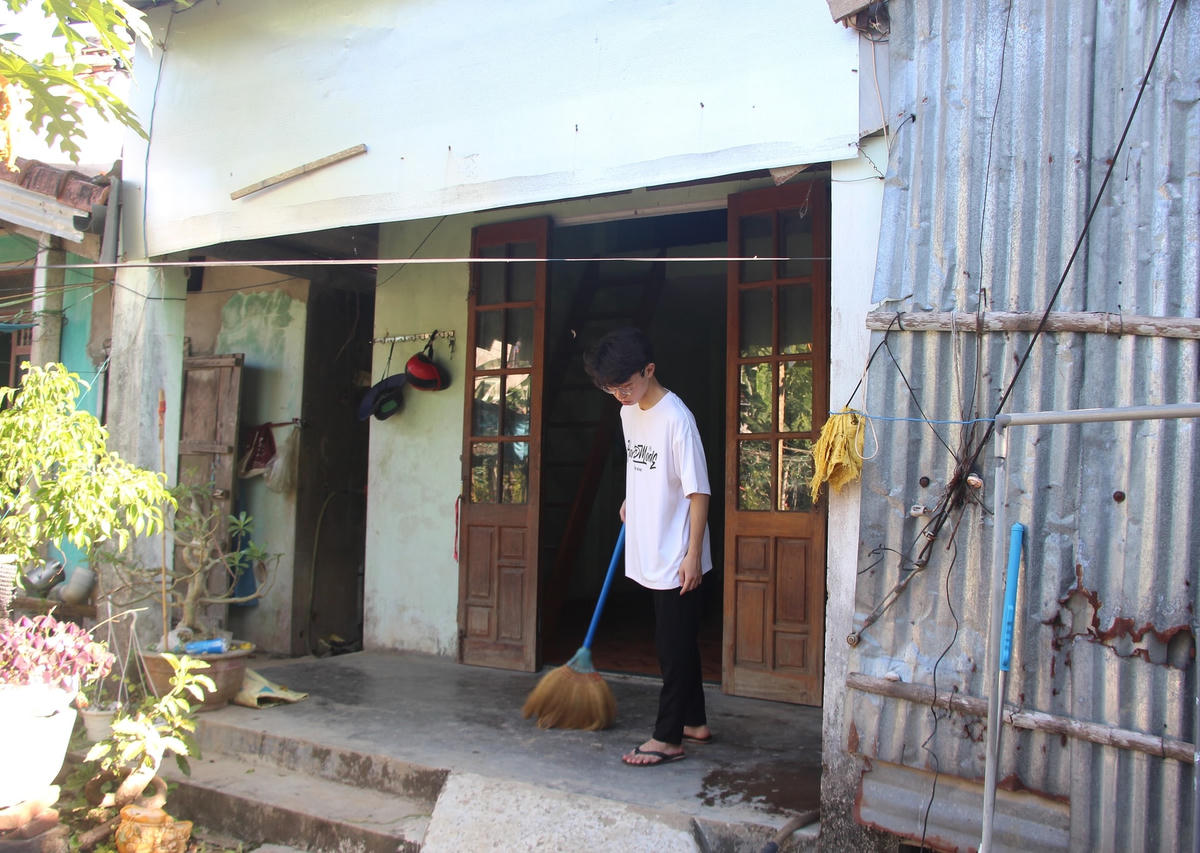 Ngôi nhà cấp 4 nhỏ nơi 2 mẹ con Công Hiếu sinh sống.