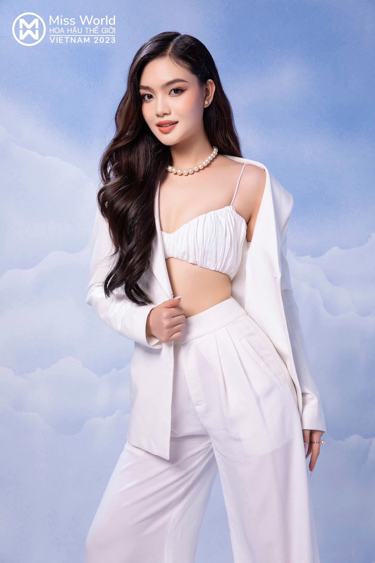 Hầu hết các thí sinh Miss World Vietnam năm nay đều là thế hệ 2K. Đây được xem là một làn gió mới của các gen Z chính hiệu. Thông qua 2 vòng sơ khảo và các hoạt động đồng hành vòng Chung khảo toàn quốc vừa qua, nhiều thí sinh đã thể hiện được trình độ học vấn, ngoại ngữ, khả năng trình diễn, tài năng, bản lĩnh sân khấu, đặc biệt là sự tự giác, kỷ luật của thế hệ trẻ. 