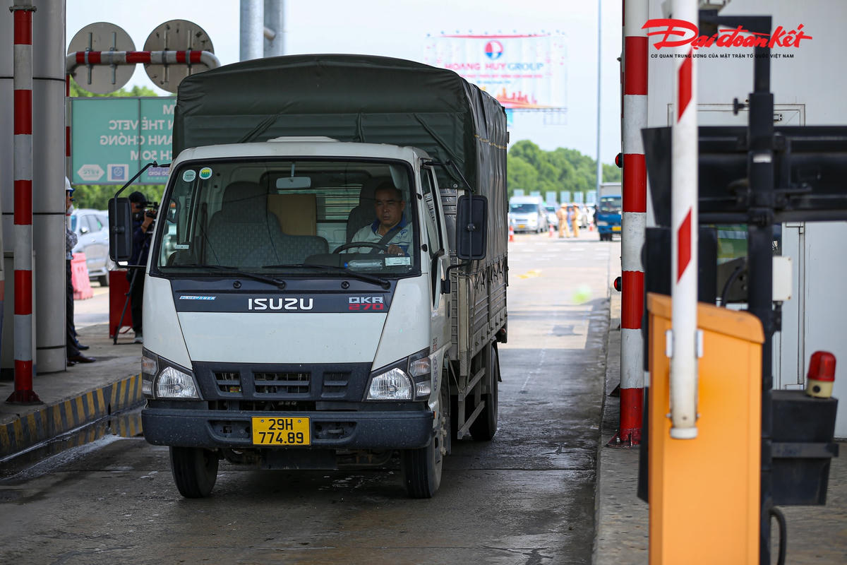 Ông Trần Anh Tú, Tổng Giám đốc VIDIFI cho biết: “Chúng tôi đã rà soát lại toàn bộ hệ thống thiết bị, đào tạo nhân viên trên toàn tuyến. Đồng thời, VIDIFI đã bổ sung hệ thống đường truyền dự phòng để đảm bảo truyền dẫn thông suốt khi có sự cố”.