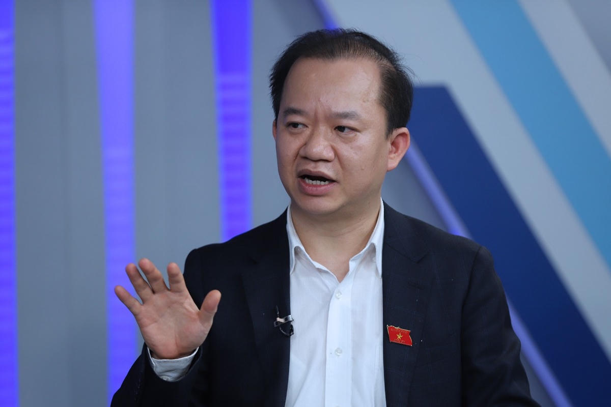 PGS.TS Bùi Hoài Sơn, Ủy viên Thường trực Ủy ban Văn hóa, Giáo dục của Quốc hội.