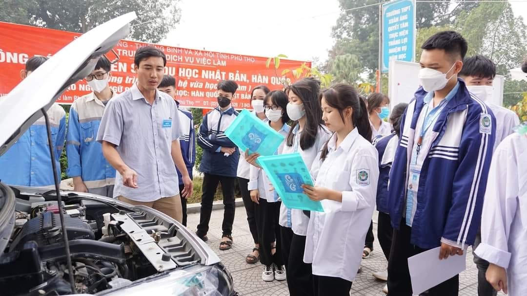 Hướng nghiệp cho học sinh THPT. Ảnh: TL.