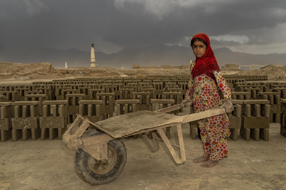 Những công nhân ‘tí hon’ trong các lò gạch ở Afghanistan