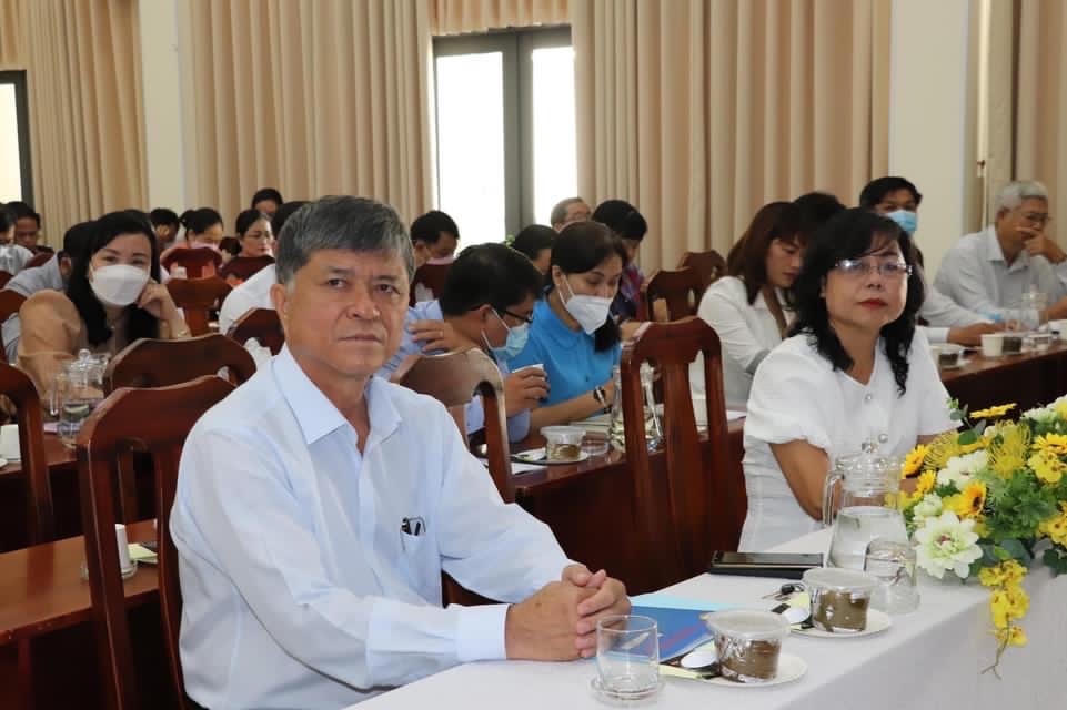 Các đại biểu tham dự hội nghị.