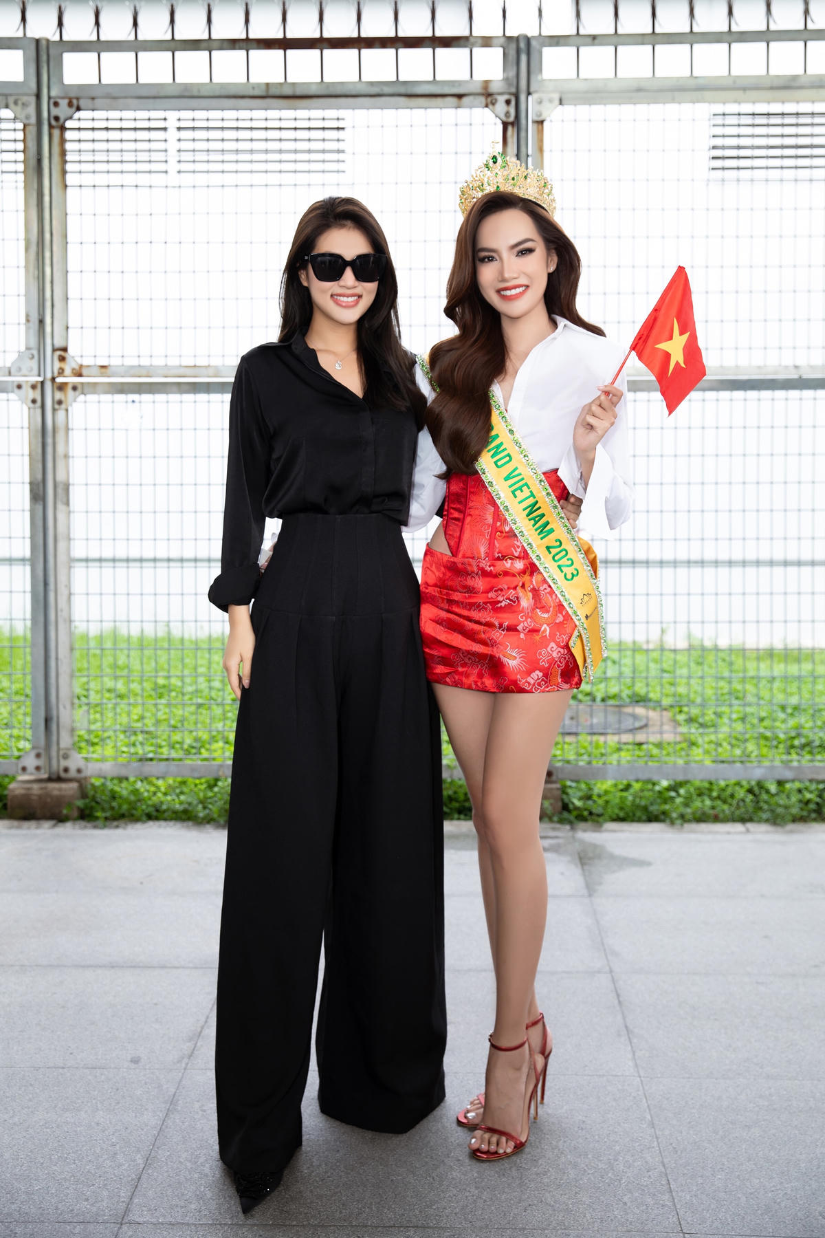 Lê Hoàng Phương cùng thí sinh Miss Grand International 2023 lên đường đến Hà Nội