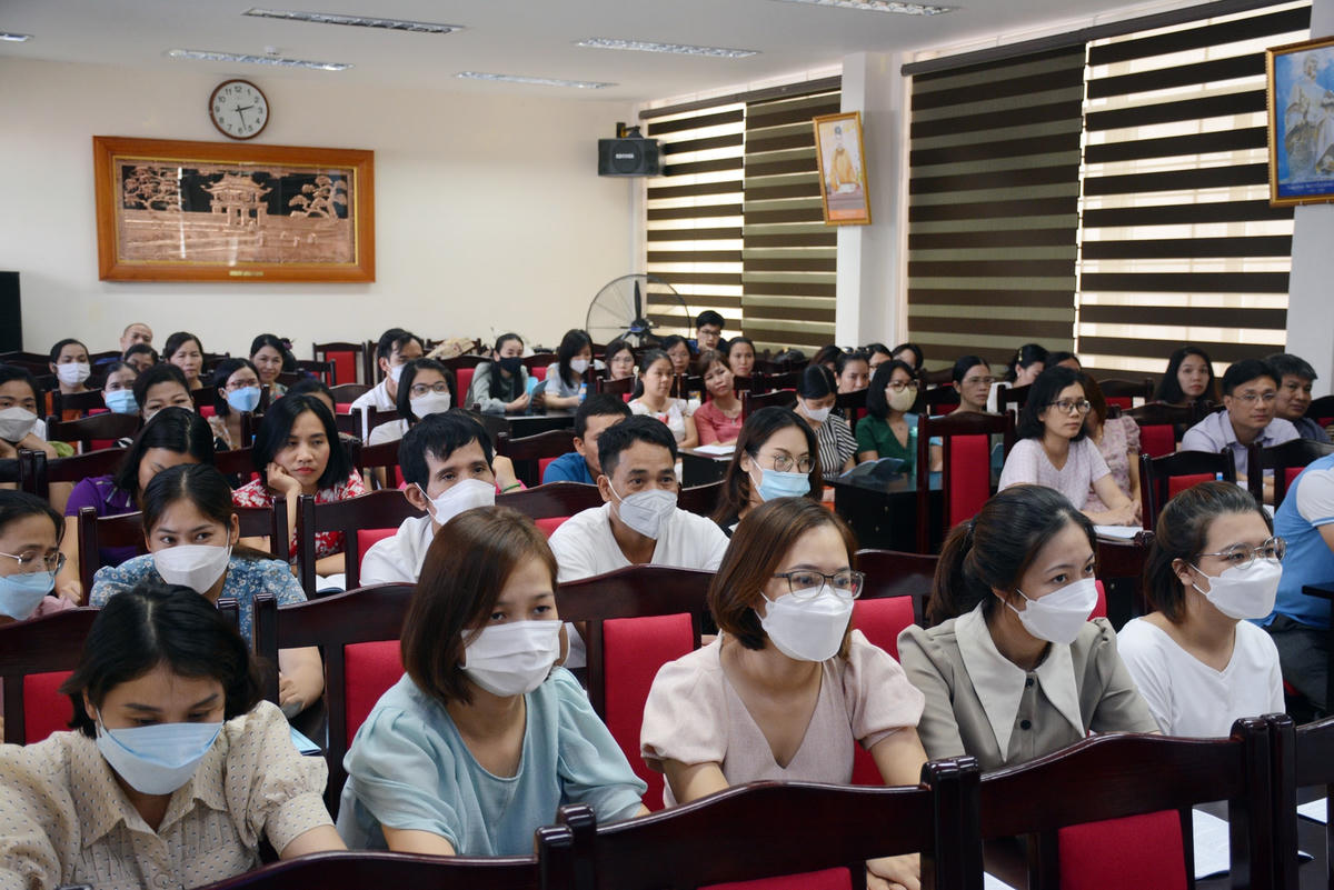 Có 71 cán bộ, giáo viên tham gia công tác thi tại điểm thi Trường THPT Xuân Phương.