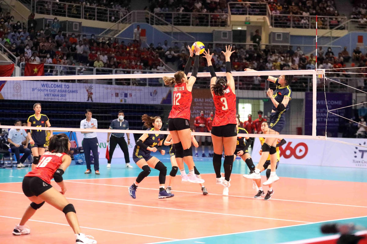 SEA Games 31: 'Vượt mặt' Việt Nam, đội tuyển bóng chuyền nữ Thái Lan giành tấm vé đầu tiên vào chung kết