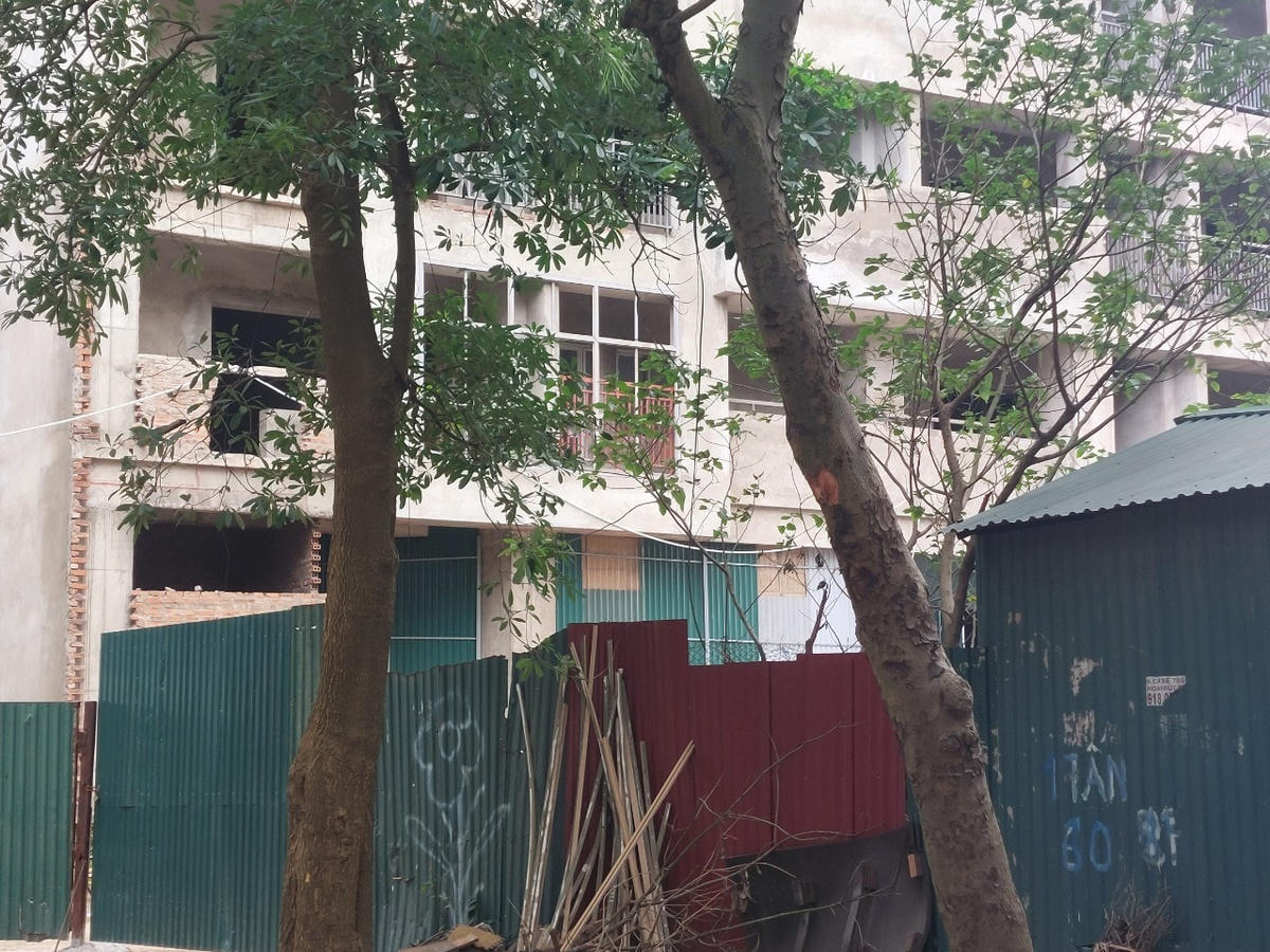  Ký túc xá 'nghìn tỷ' bỏ hoang nhếch nhác, thành quán ăn, gara ôtô