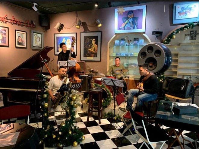 Nghệ sĩ Quyền Thiện Đắc kết hợp giai điệu quan họ với Jazz.
