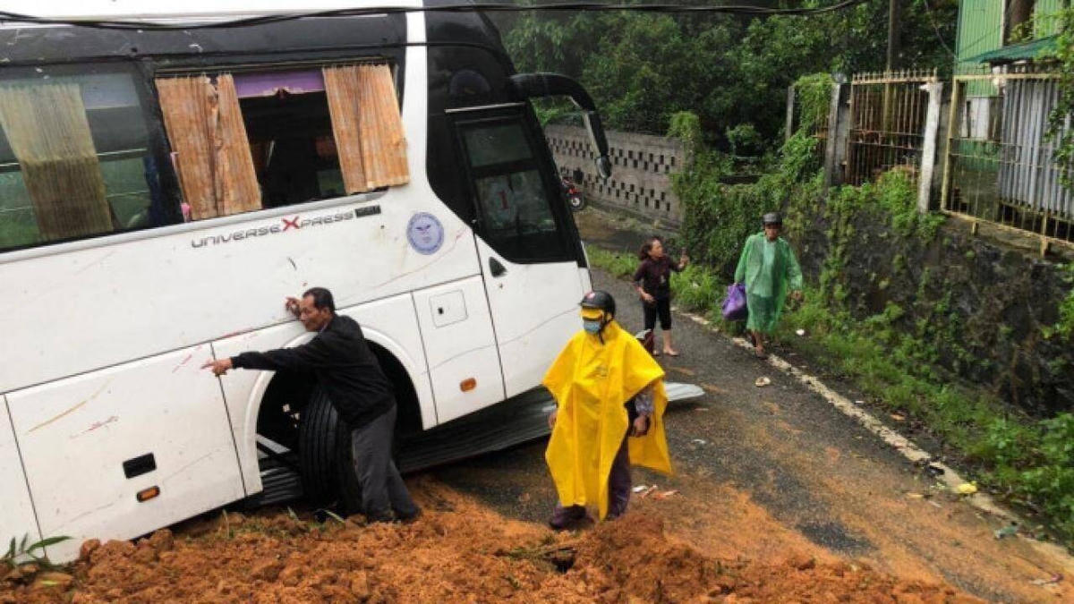 Đã tìm thấy thi thể 4 nạn nhân trong vụ sạt lở trên đèo Bảo Lộc
