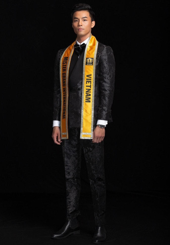 Vũ Linh đại diện Việt Nam tranh tài tại Mister Grand Internatonal 2022. 