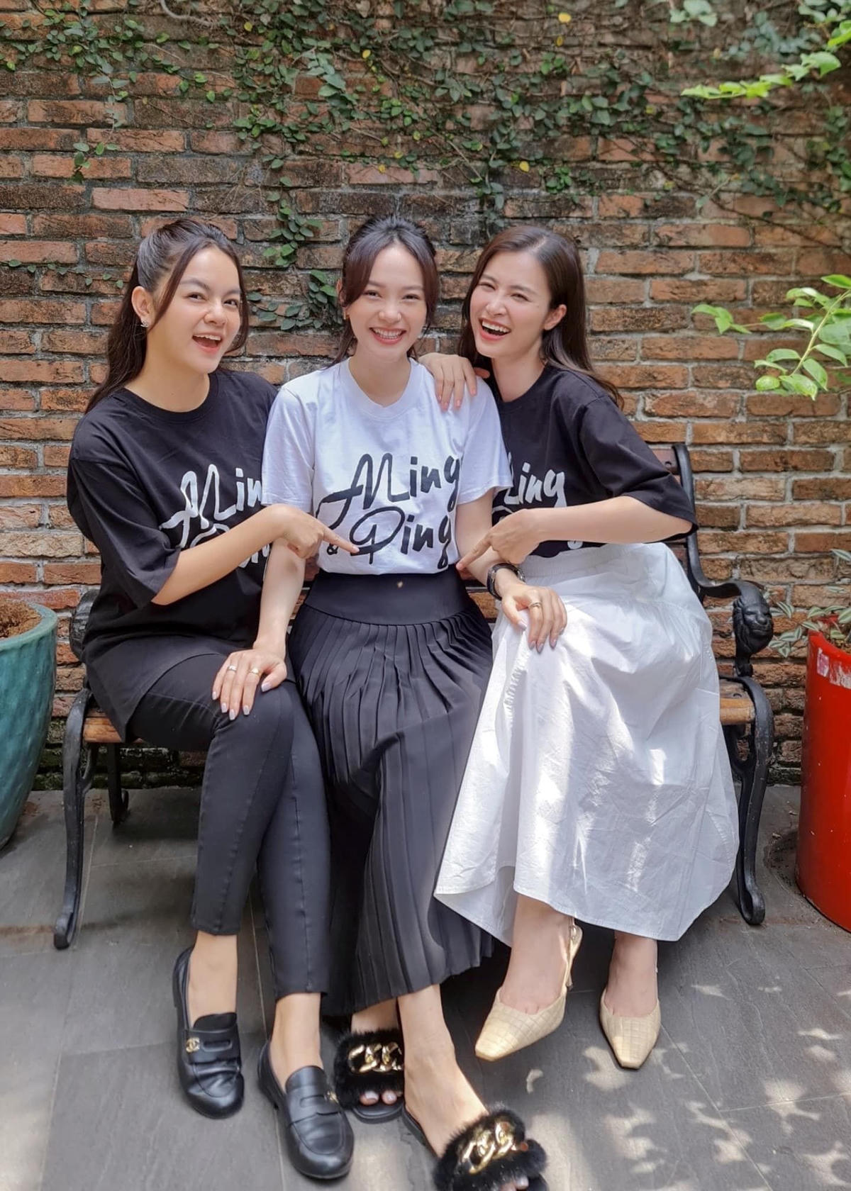 Minh Hằng (ở giữa) nói từng rất sợ việc lấy chồng, sinh con.