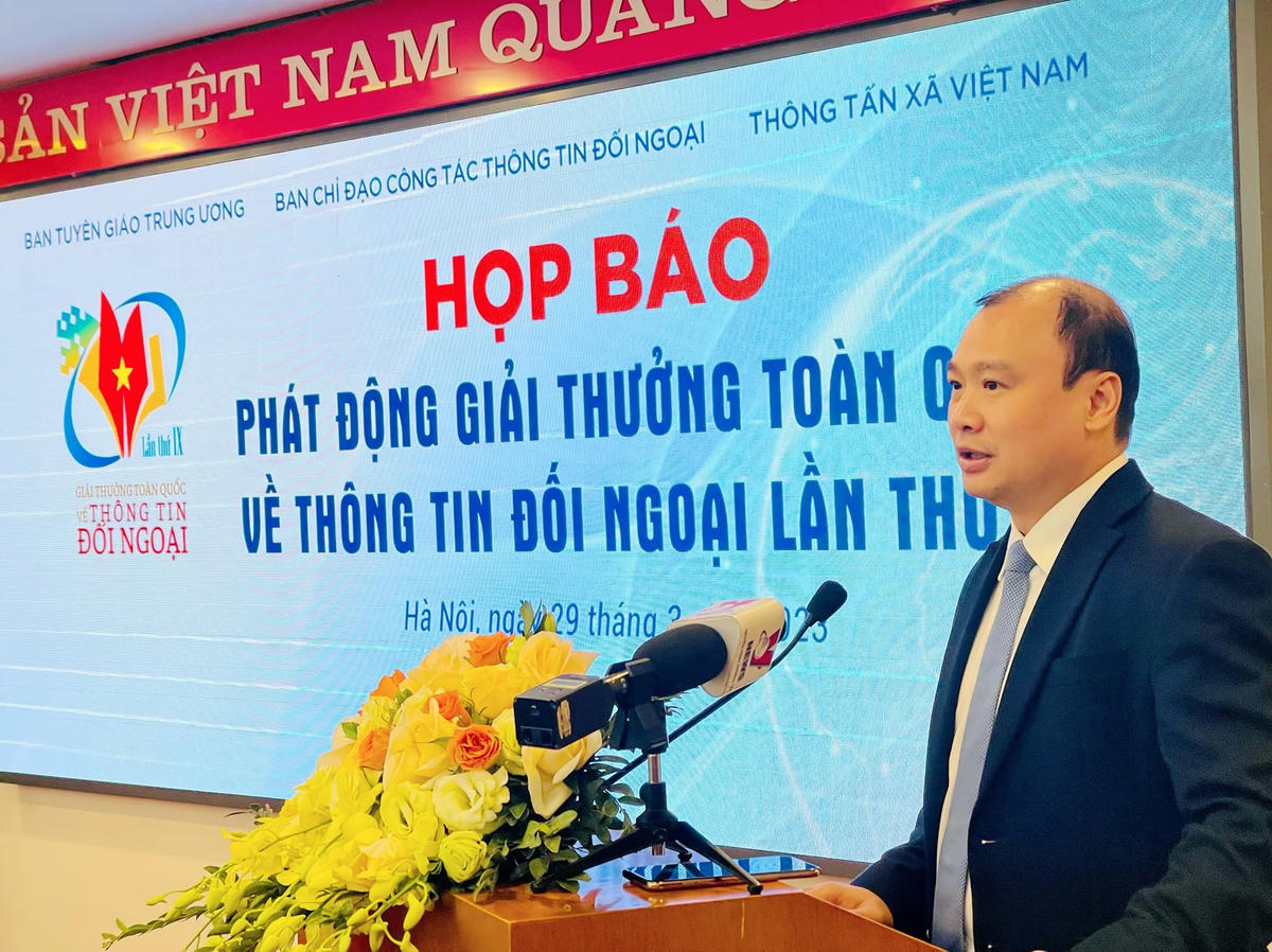 Ủy viên dự khuyết Ban Chấp hành Trung ương Đảng, Phó trưởng Ban Tuyên giáo Trung ương, Phó trưởng ban Thường trực Ban Chỉ đạo Công tác thông tin đối ngoại Lê Hải Bình phát biểu.