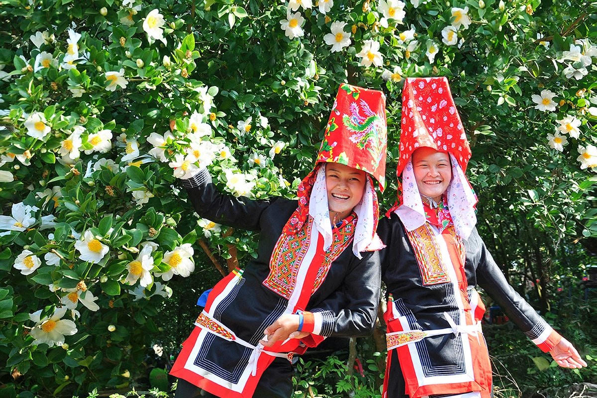 anh-bai-duoi-ben-trai.jpg