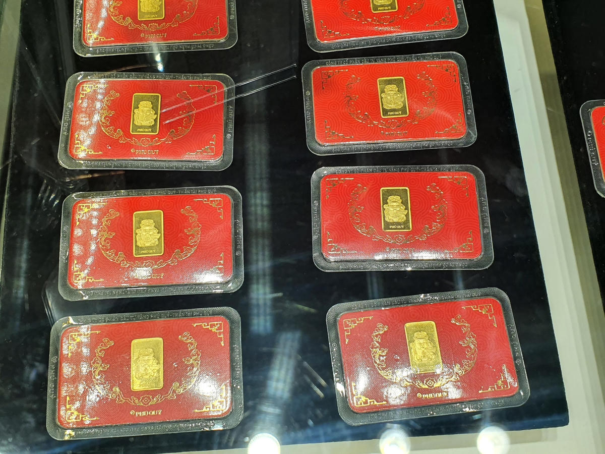 Miếng vàng 1 chỉ Thần tài Phú Quý năm 2023 bằng vàng 24K (999.9) là một trong những sản phẩm được khách hàng ưa chuộng tại đây.