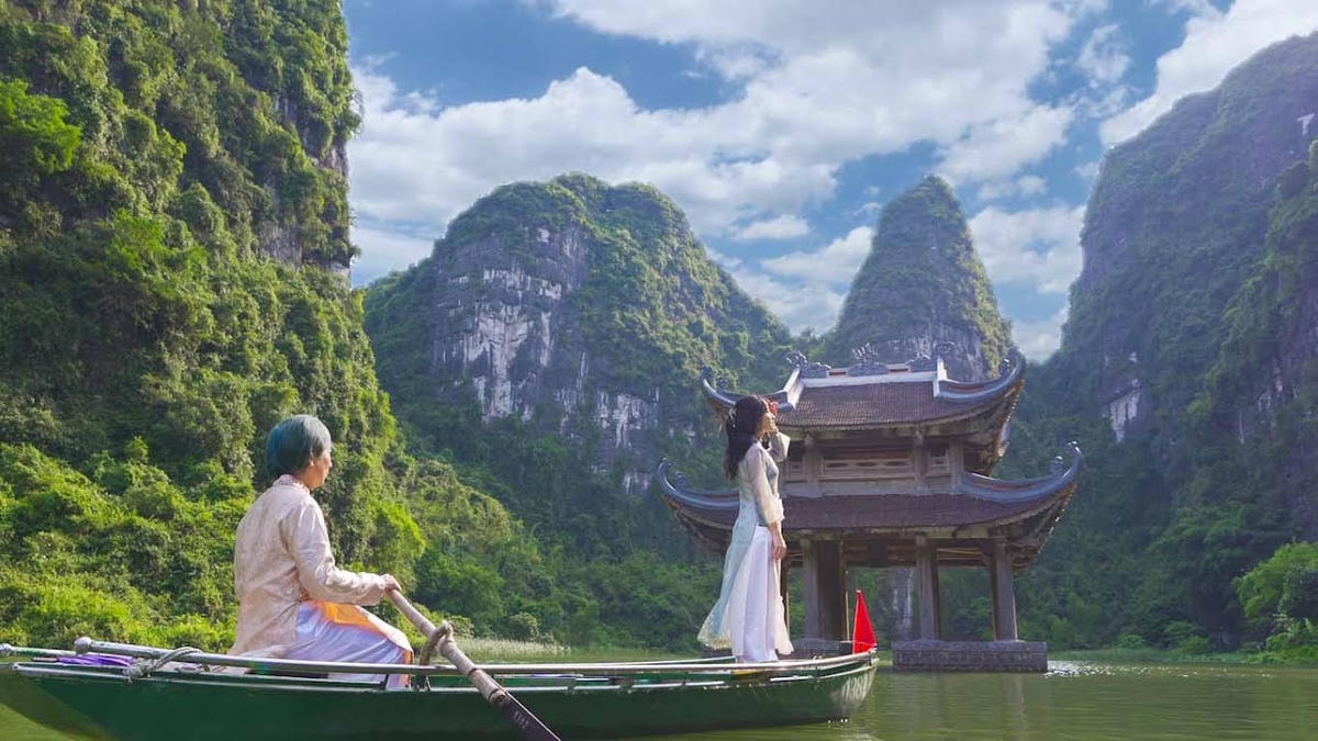 MV ca nhạc “Waiting for you- 5000 years” của Joseph Kwon.