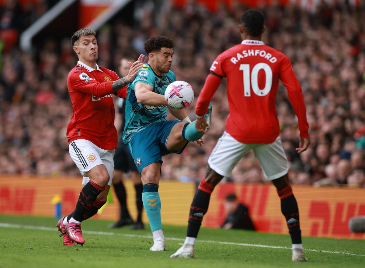 Southampton đang vùng lên. Ảnh: Reuters.  