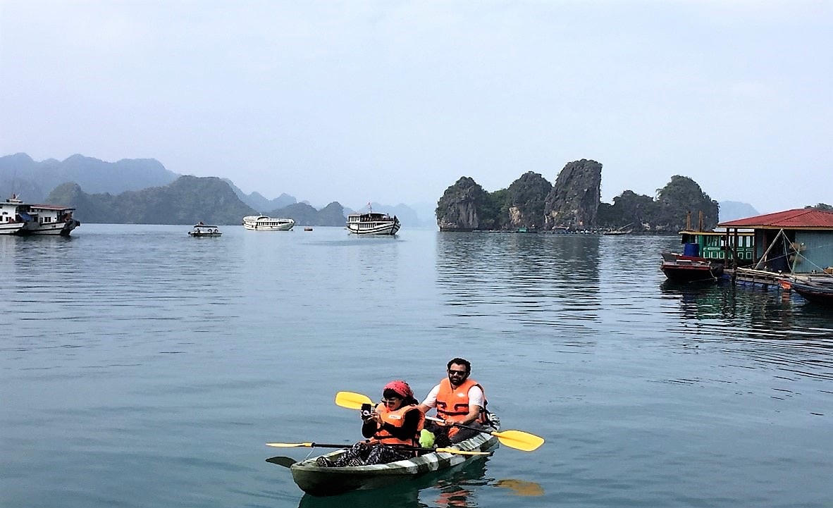 Tình trạng "lõm" sóng di động ảnh hưởng tới việc phát triển du lịch và chuyển đổi số trên vịnh Hạ Long nói riêng và tỉnh Quảng Ninh nói chung. Ảnh: Ban Quản lý vịnh Hạ Long