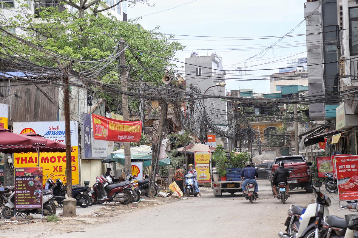 UBND thành phố Hà Nội vừa ban hành kế hoạch hạ ngầm đường dây, cáp viễn thông, điện lực tại các tuyến phố trên địa bàn, giai đoạn 2021 - 2025.