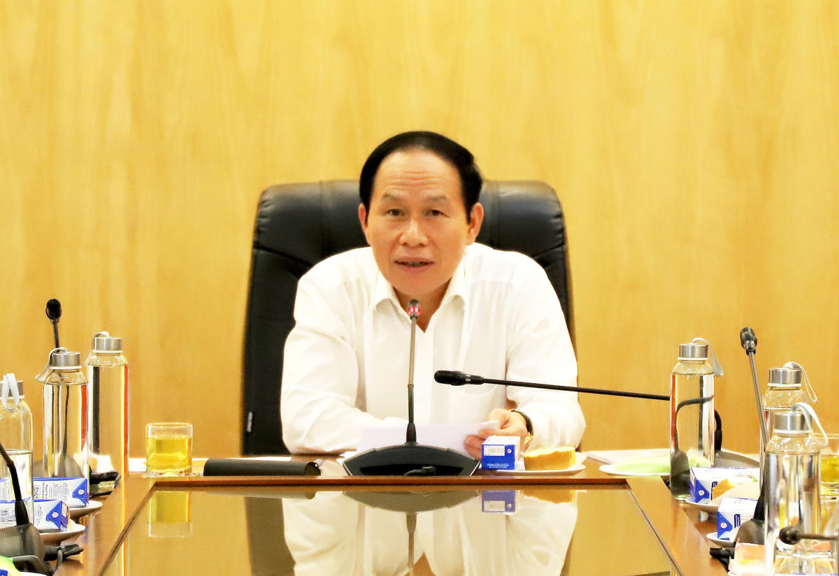 Phó Chủ tịch – Tổng Thư ký Lê Tiến Châu phát biểu tại cuộc họp.