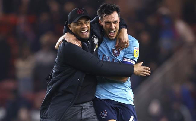 Burnley của HLV Kompany chính thức thăng hạng Premier League. Ảnh: Thể thao Việt Nam.