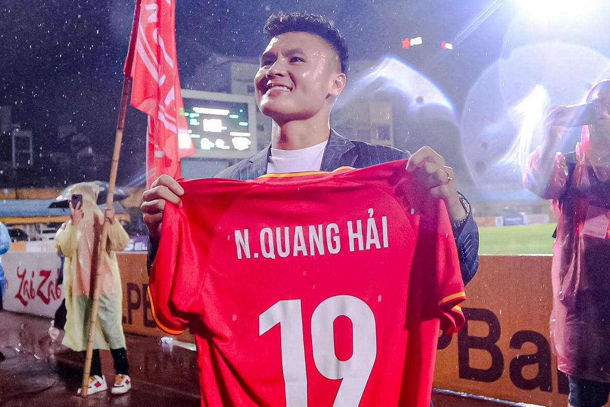 Nguyễn Quang Hải sẽ khoác áo số 19 ở đội bóng mới (Ảnh: CAHN FC).