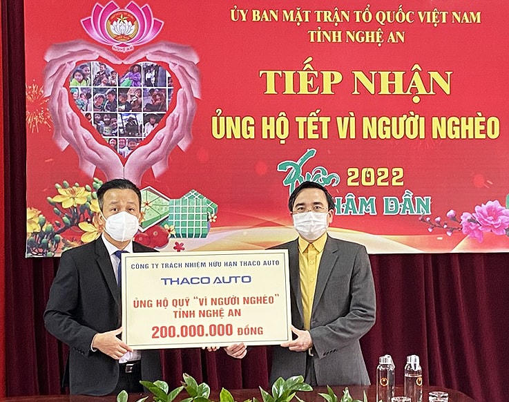 Ủy ban MTTQ Việt Nam tỉnh Nghệ An tiếp nhận ủng hộ Tết Vì người nghèo năm 2022.