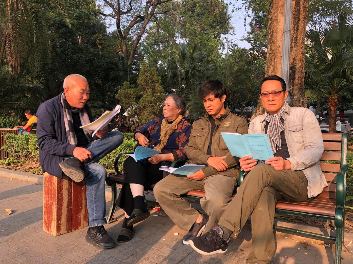 Ít ai biết, NSƯT Hoàng Hải xa nhà từ Tết để đóng phim. 