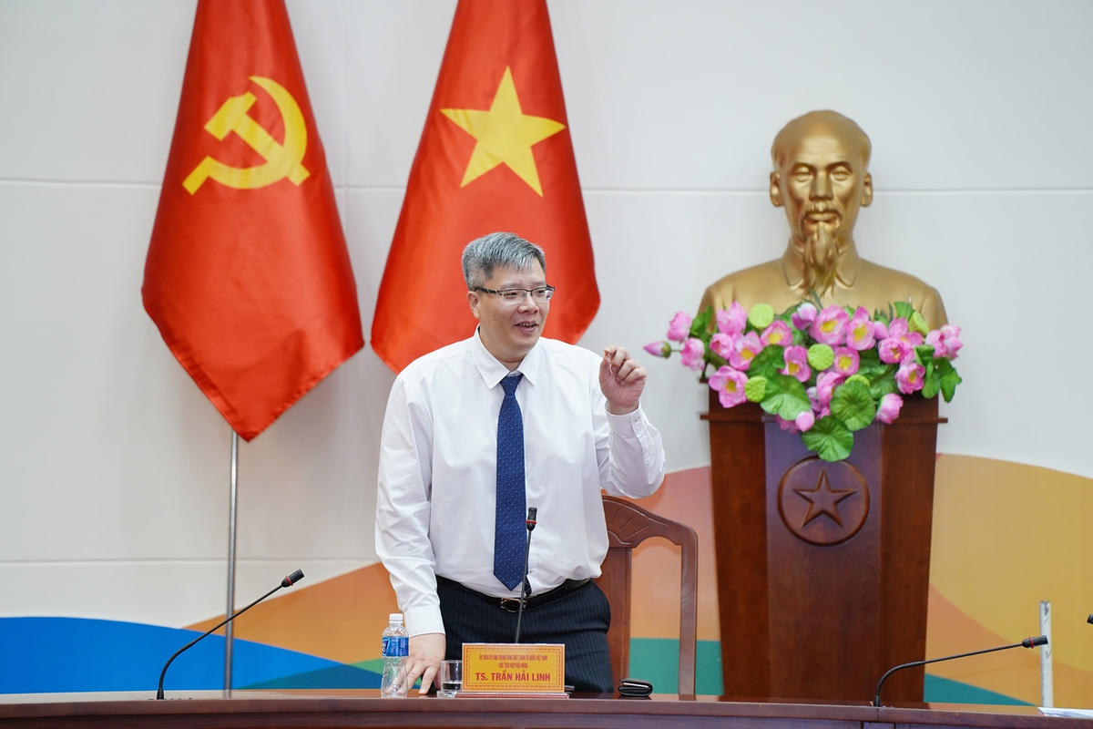 Chủ tịch Hiệp hội VKBIA Trần Hải Linh phát biểu tại buổi làm việc
