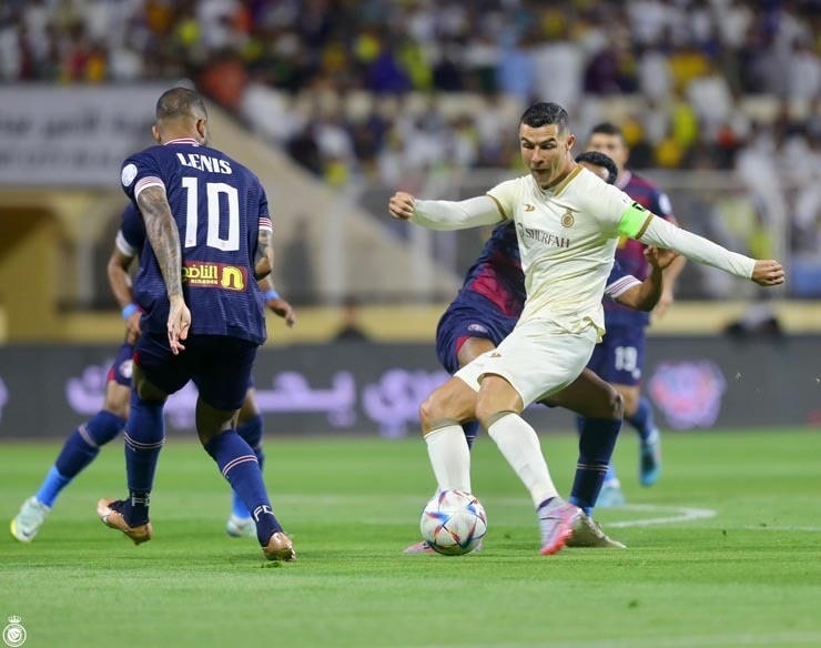 Ronaldo lập cú đúp trong chiến thắng 5 sao của Al Nassr. (Ảnh: Al Nassr).