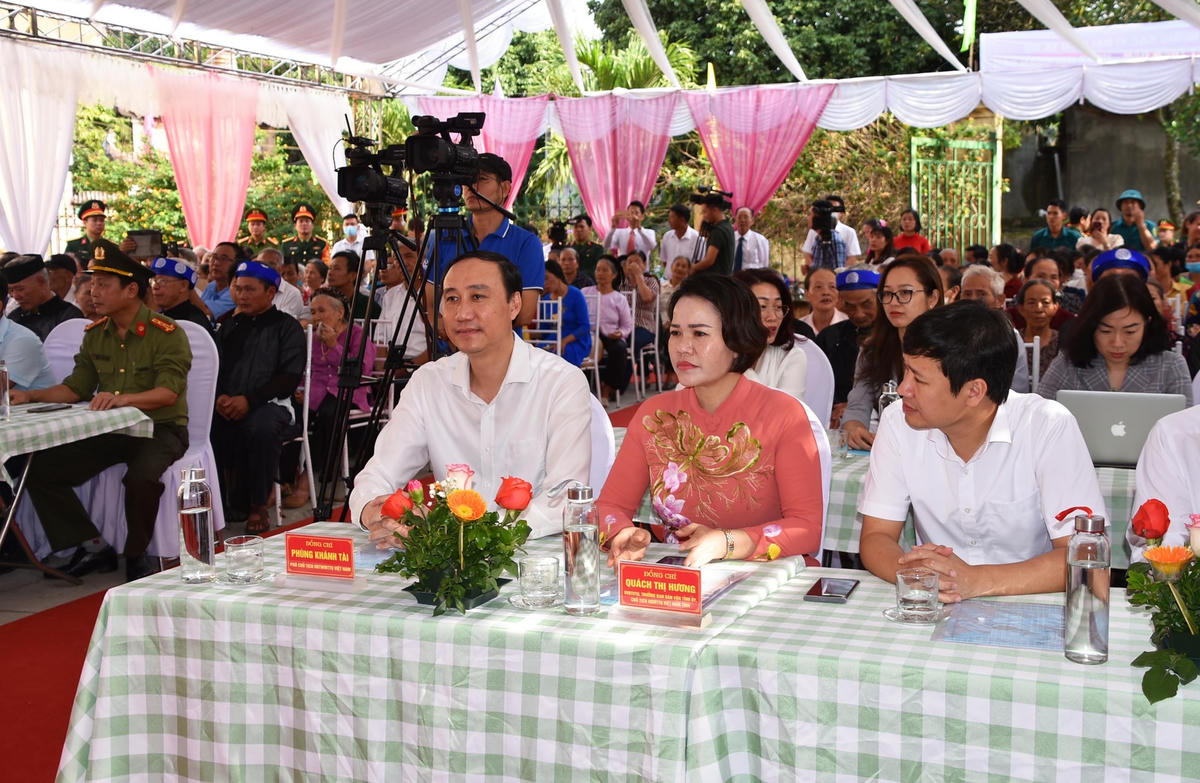 Các đại biểu tham dự Ngày hội Đại đoàn kết toàn dân tộc khu dân cư Mão Xuyên.