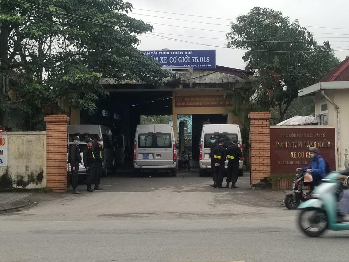 Bắt Giám đốc và 2 Phó Giám đốc Trung tâm đăng kiểm Thừa Thiên - Huế
