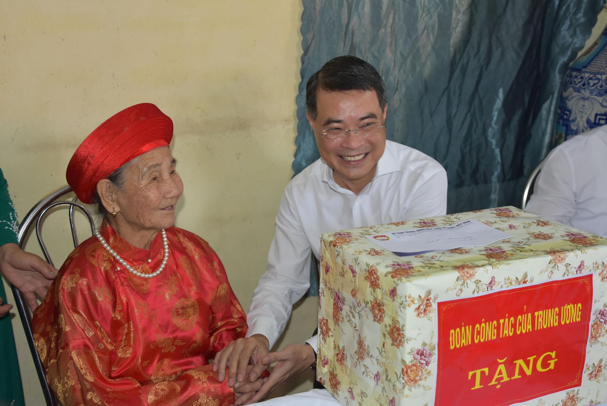 Hân hoan Ngày hội Đại đoàn kết 