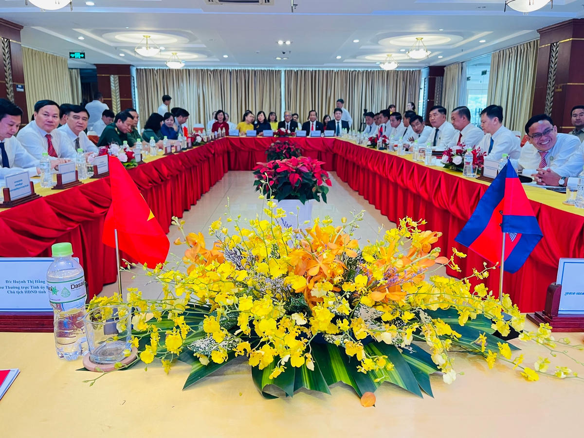 Quang cảnh hội nghị. 