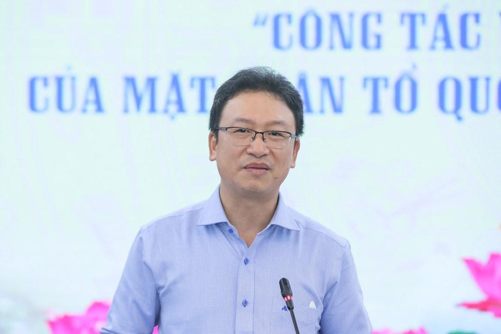 Ông Nguyễn Văn Thanh, Trưởng ban Tôn giáo UBTƯ MTTQ Việt Nam phát biểu tại Hội thảo.