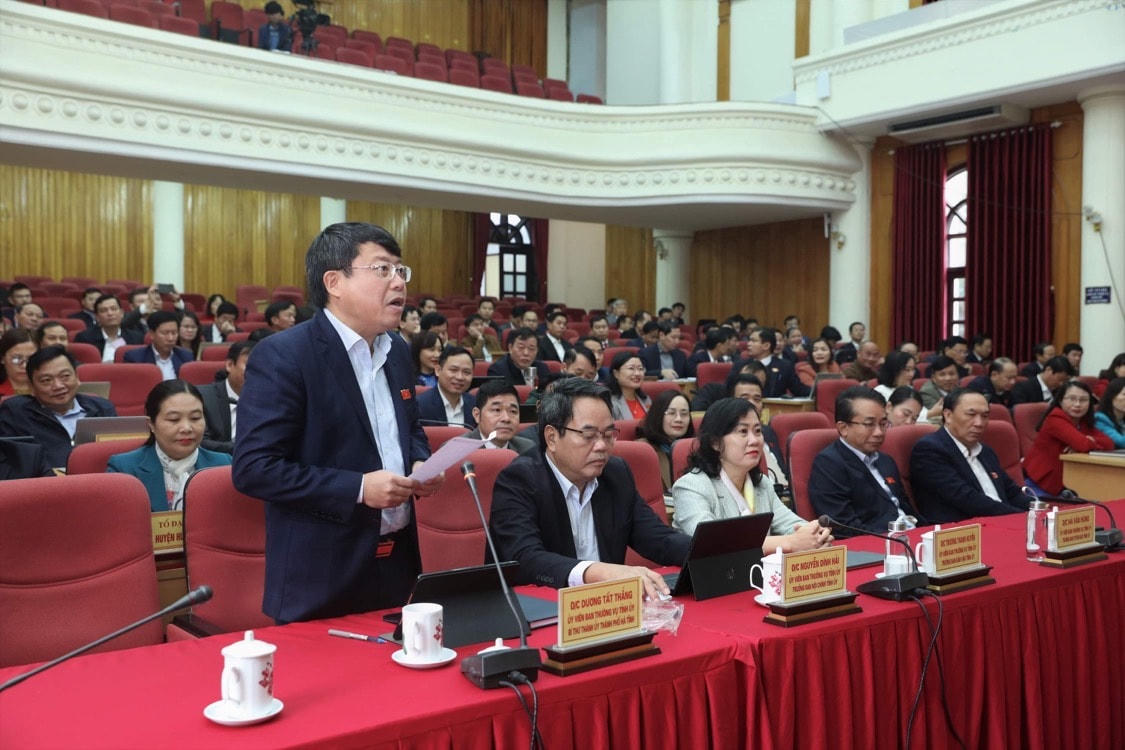 Đại biểu Dương Tất Thắng (Tổ đại biểu TP Hà Tĩnh).