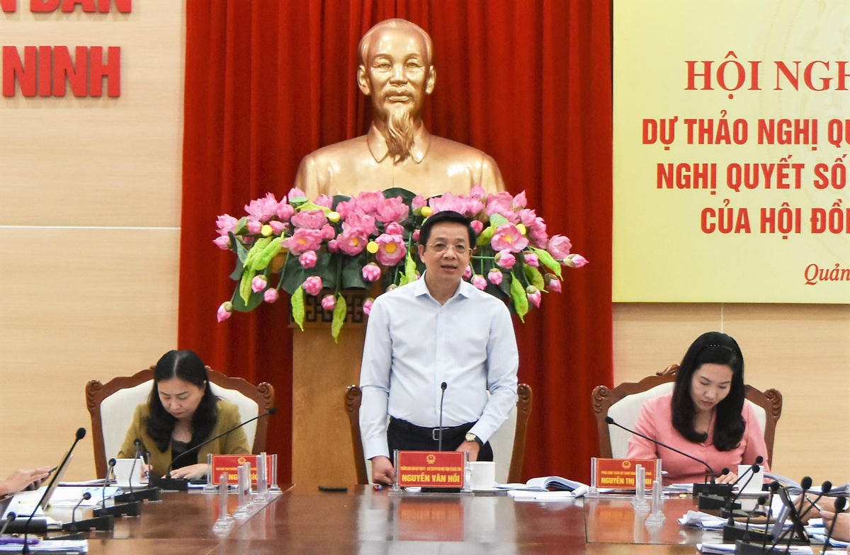Ông Nguyễn Văn Hồi, Trưởng Ban Dân vận, Chủ tịch Ủy ban MTTQ Việt Nam tỉnh Quảng Ninh phát biểu tại Hội nghị.