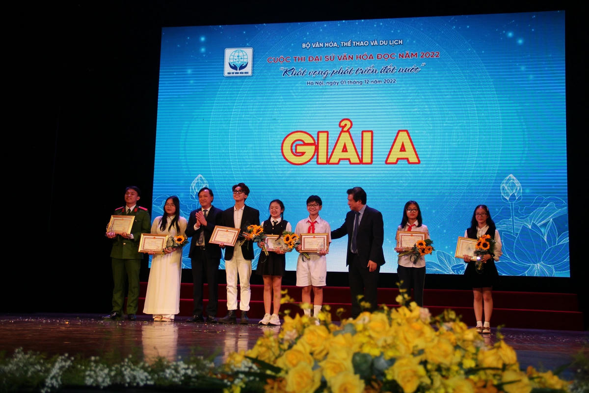 Trao giải cuộc thi Đại sứ văn hóa đọc năm 2022