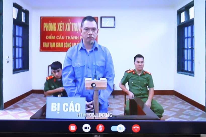 Bị cáo Phạm Tiến Đạt tại điểm cầu thành phần Trại tạm giam Công an tỉnh Hà Tĩnh.