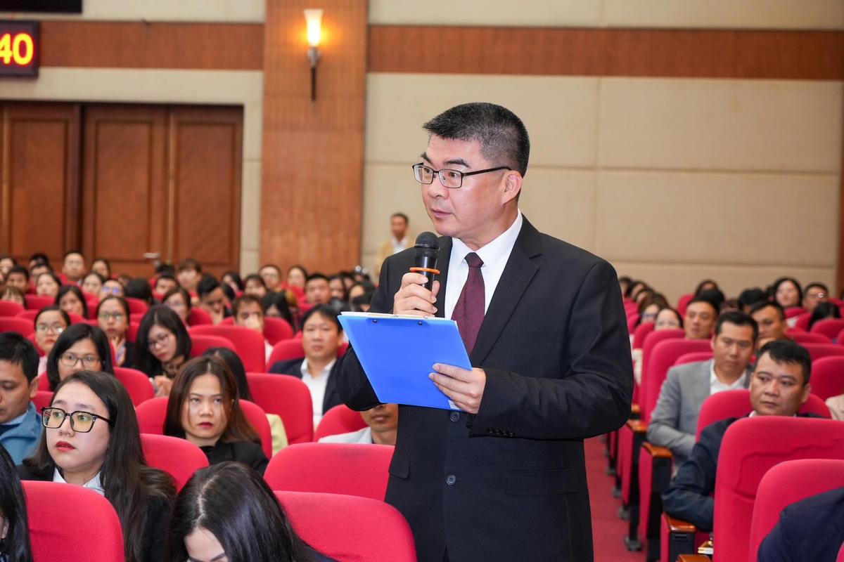 Đại diện doanh nghiệp bày tỏ tâm tư, nguyện vọng với lãnh đạo TP Hải Phòng.