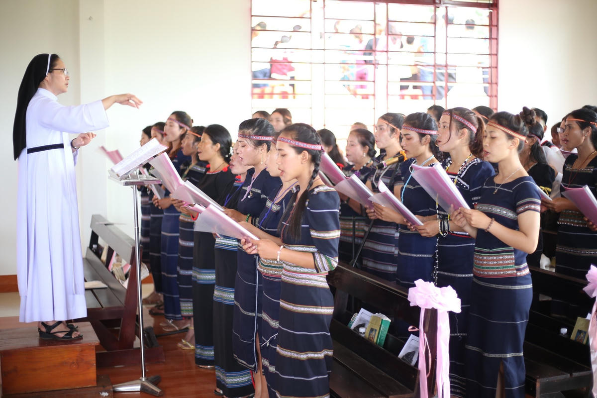 Đội thánh ca Nhà thờ. 