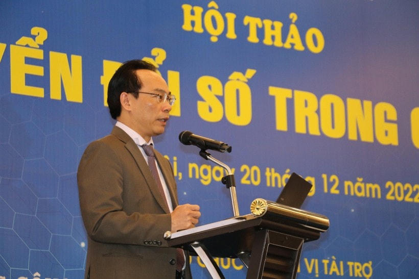 Thứ trưởng Bộ GDĐT Hoàng Minh Sơn phát biểu tại hội thảo. 