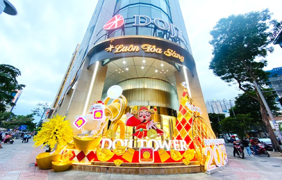 Tòa nhà DOJI Tower – số 81-85 Hàm Nghi, Quận 1, TP. HCM lên đèn rực rỡ trong lễ hội Vàng – Gold Festival 2023  