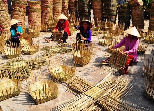 Làng nghề đan lát Vinh Ba ở xã Hòa Đồng, huyện Tây Hòa, tỉnh Phú Yên.