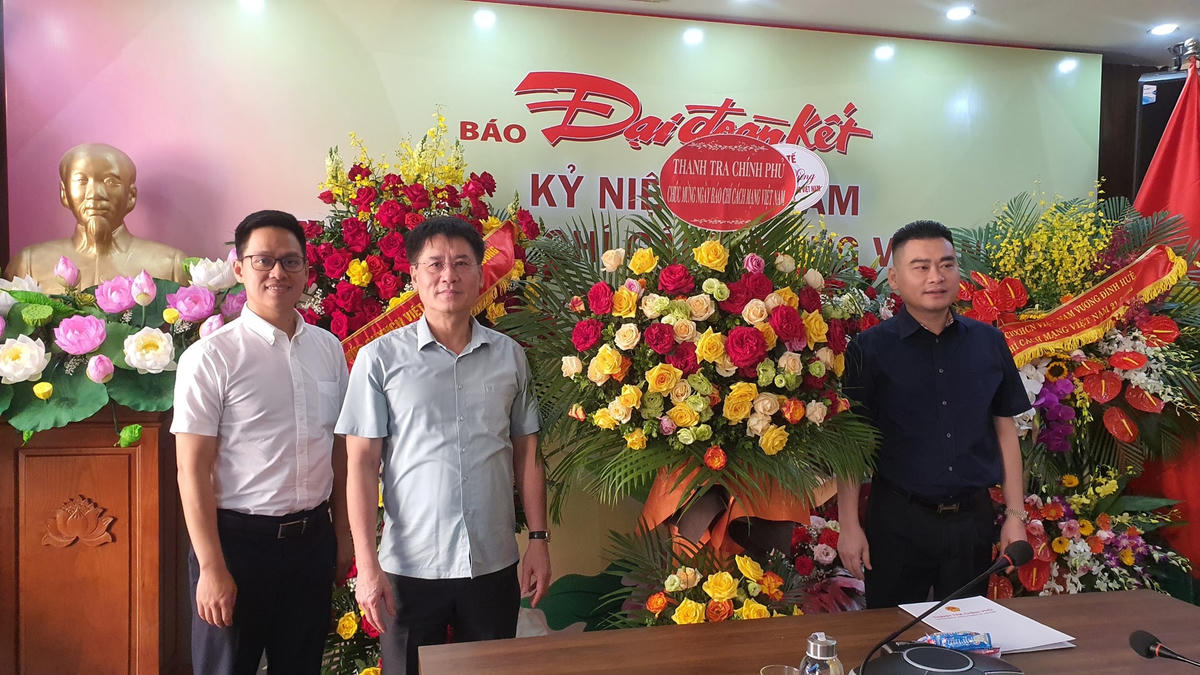  Thanh tra Chính phủ chúc mừng báo Đại Đoàn Kết.