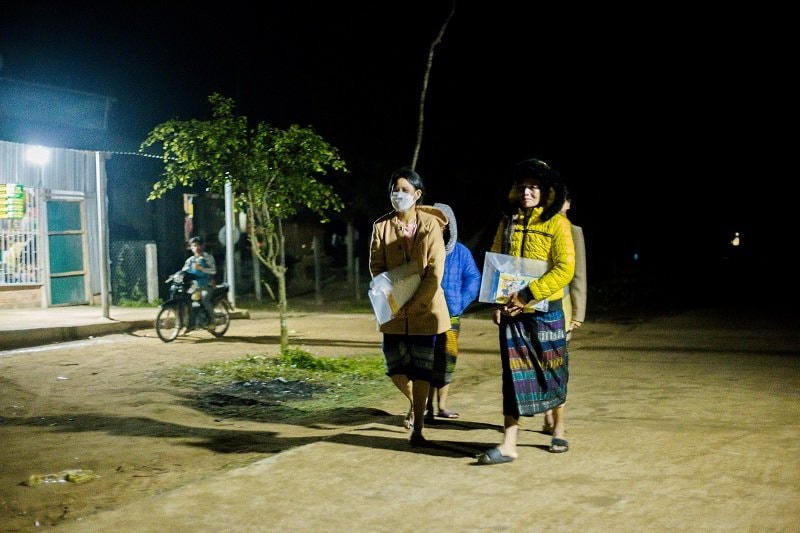 Lớp học được diễn ra vào buổi tối.